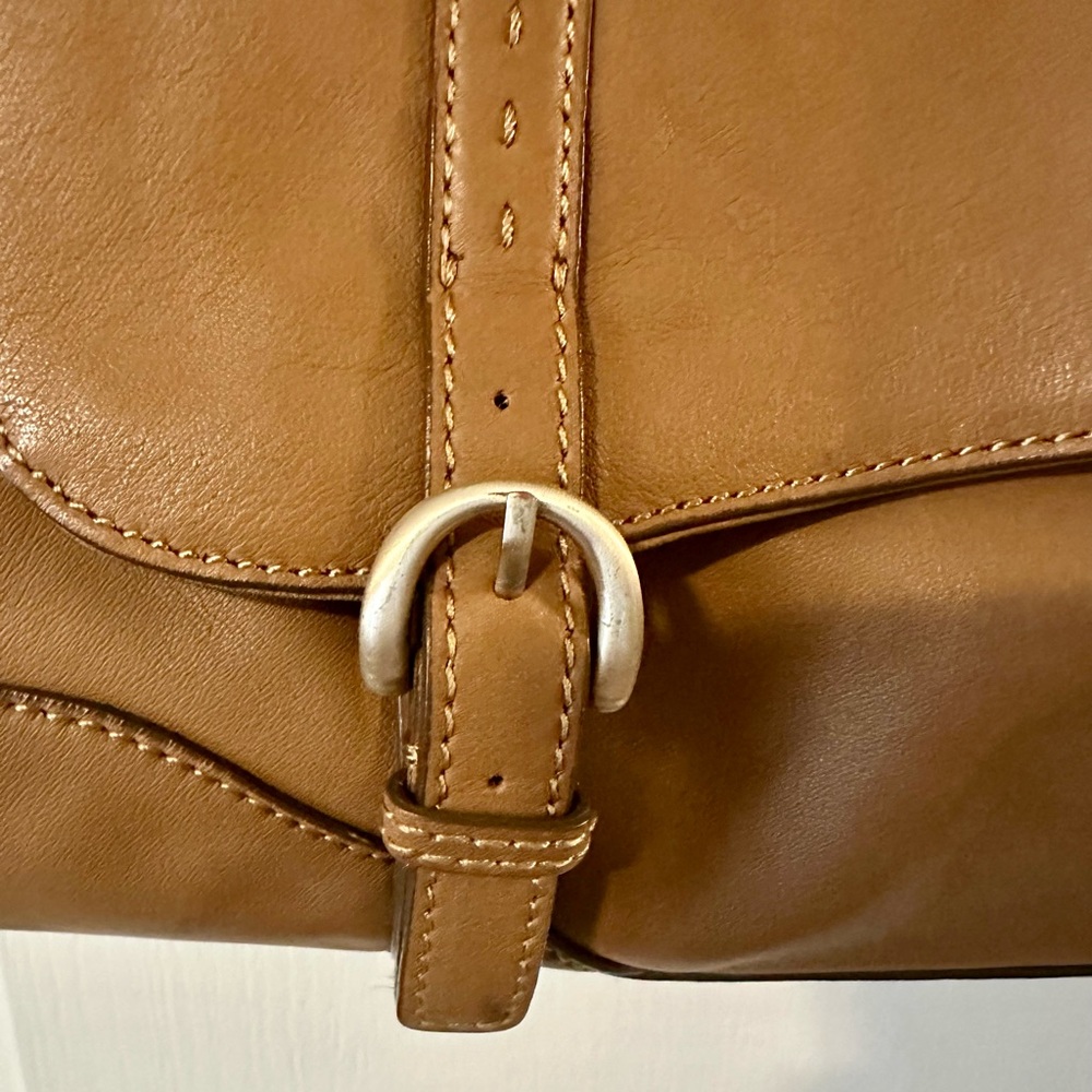 Talbots - Tan Leather Handbag with Gold Buckles - Amazing Condition! - Picture 2 of 10